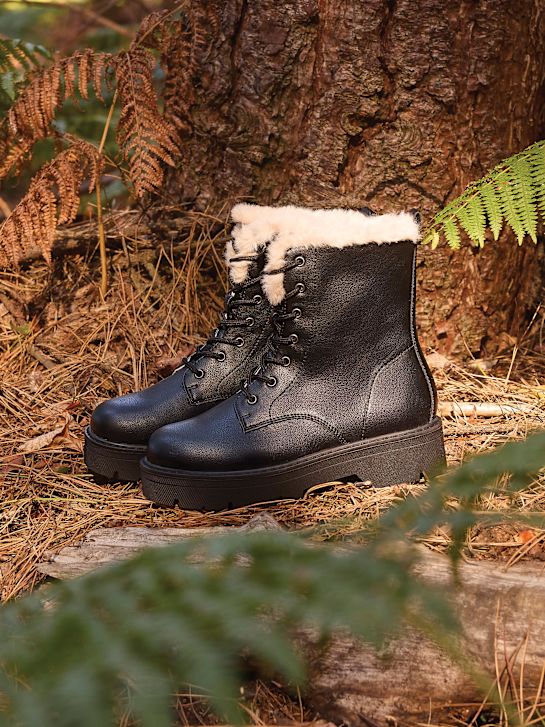 graceland Čipke-up boot black deichmann