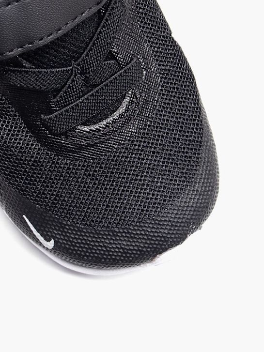 nike revolucije 7 trener Črno deichmann