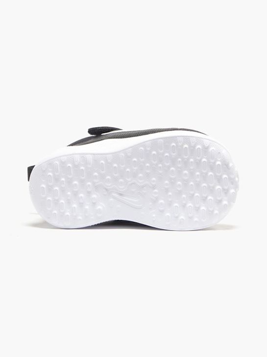 nike revolucije 7 trener Črno deichmann