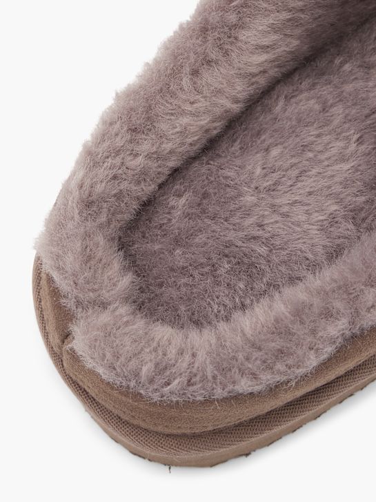 klop hiša natikači brown deichmann