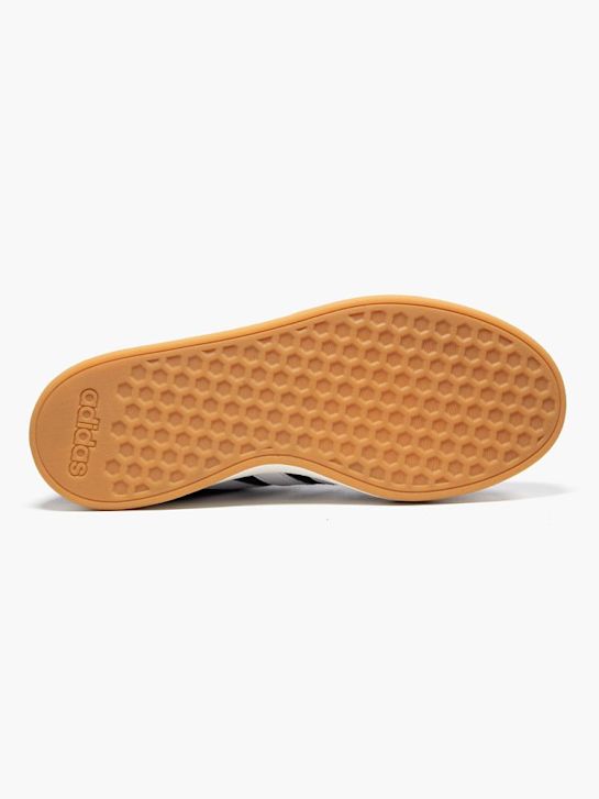 adidas grand sodiŠČe znanja 00s trener Črno deichmann