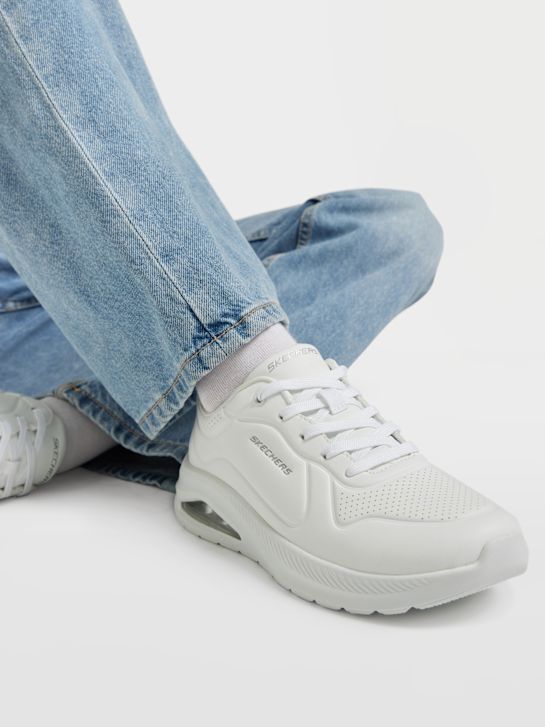 skechers contourist zraka trener bela deichmann